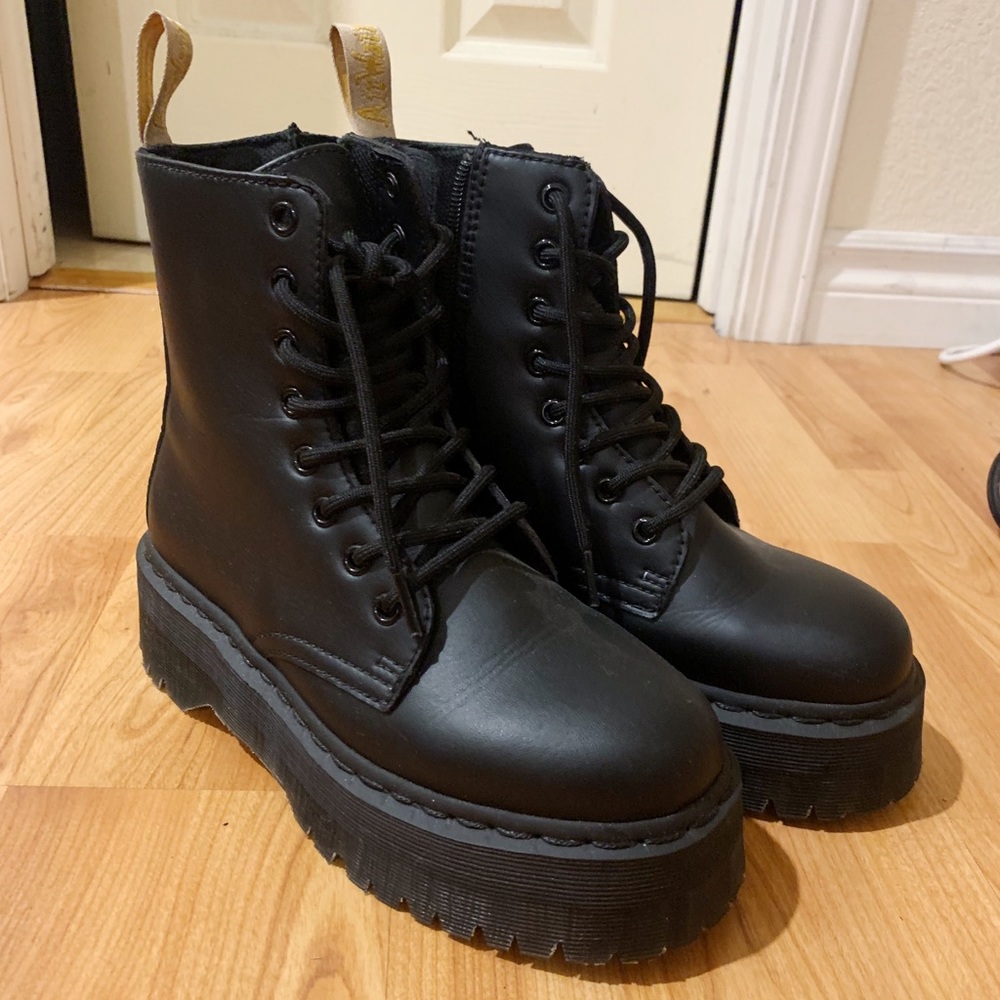 ❌ SOLD ❌ Dr Martens Jadon II Mono Platform Boots